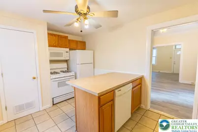 32 W Raspberry Street, Bethlehem, PA 18018 - Photo 6