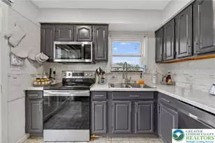 302 Lockridge Ln, Alburtis Boro, PA 18011 - Photo 16