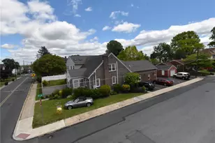424 Grape St, Whitehall Township, PA 18052 - Photo 2