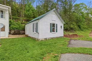 3585 Fairyland Rd, Franklin Twp, PA 18235 - Photo 6
