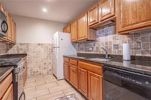 1964 Willings Ln, Hellertown Boro, PA 18055 - Photo 14