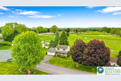 2213 High Point Court, Palmer Twp, PA 18045 - Photo 2