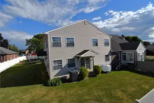 424 Grape St, Whitehall Township, PA 18052 - Photo 1