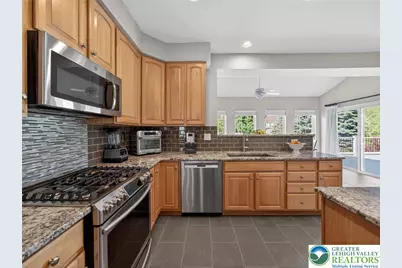 7018 Tuscany Drive, Lower Macungie Township, PA 18062 - Photo 8