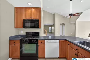 2879 Donegal Dr, Macungie Boro, PA 18062 - Photo 10