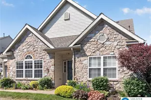2879 Donegal Dr, Macungie Boro, PA 18062 - Photo 2