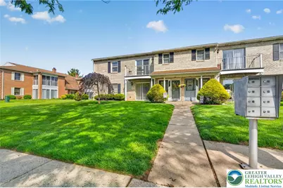 2689 Rolling Green Drive, Lower Macungie Township, PA 18062 - Photo 4
