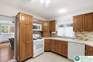 8495 Bumble Bee Way, Coolbaugh Twp, PA 18466 - Photo 12