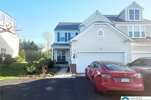 8668 Mayfair Ct, Upper Macungie Township, PA 18031 - Photo 2
