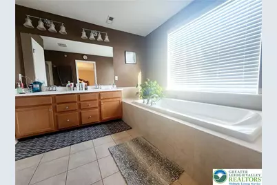 8668 Mayfair Court, Upper Macungie Township, PA 18031 - Photo 20