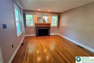 1116 Seneca St, Fountain Hill Boro, PA 18015 - Photo 4