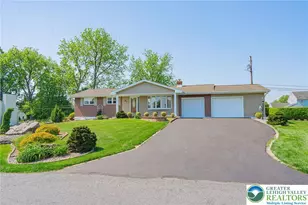 5902 Holiday Dr, Upper Macungie Township, PA 18104 - Photo 2