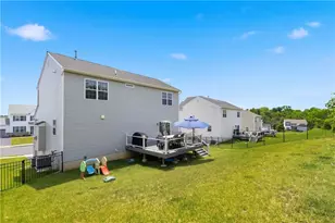 5052 Bellflower Dr, North Whitehall Township, PA 18078 - Photo 36