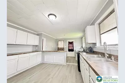 14 E Elm Street, Tamaqua Boro, PA 18252 - Photo 2