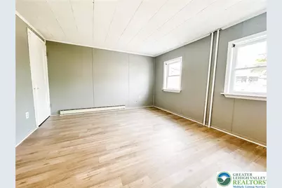 14 E Elm Street, Tamaqua Boro, PA 18252 - Photo 10