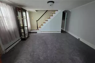 243 Pierce St, Pottsville, PA 17901 - Photo 4