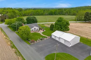 8730 Eberhard Rd, Coopersburg Boro, PA 18036 - Photo 4