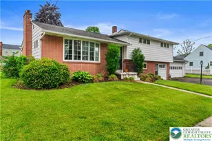 300 S 9th St, Quakertown Boro, PA 18951 - Photo 2