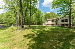 2726 Oak Ln, Chestnuthill Twp, PA 18353 - Photo 4