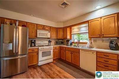3037 Coplay Lane, Whitehall Township, PA 18052 - Photo 14