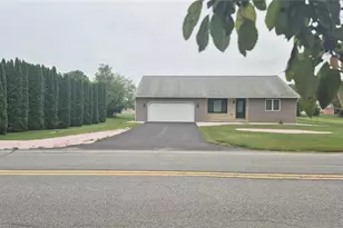 14 Clearview Dr, Longswamp Twp, PA 19539 - Photo 1