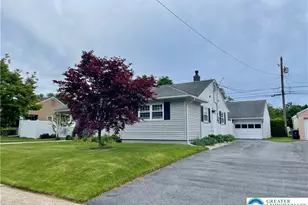 2001 Aripine Ave, Bethlehem City, PA 18018 - Photo 2