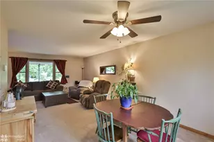 7049 Carriage Dr, Upper Saucon Township, PA 18036 - Photo 10