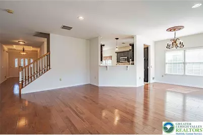 9 Devonshire Drive, Easton, PA 18045 - Photo 4