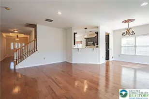 9 Devonshire Dr, Easton, PA 18045 - Photo 4