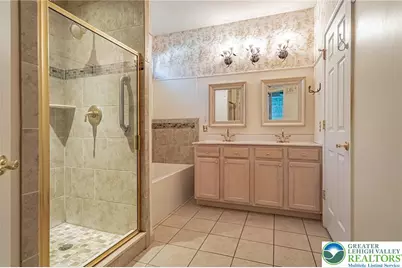 9 Devonshire Drive, Easton, PA 18045 - Photo 12
