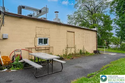 1065 Macarthur Road, Whitehall Township, PA 18052 - Photo 8