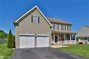 2784 Clark Pl, Forks Twp, PA 18040 - Photo 2