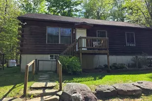 1037 Maplewood Dr, Newfoundland, PA 18445 - Photo 4