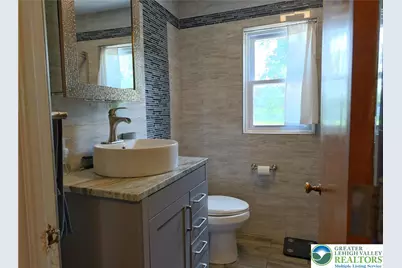 1345 W Macada Road, Hanover Twp, PA 18017 - Photo 10