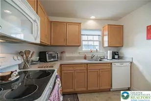1806 Merlot Dr, Bethlehem Township, PA 18045 - Photo 10
