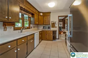 2838 Edgemont Dr, Salisbury Township, PA 18103 - Photo 16