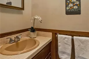 2838 Edgemont Dr, Salisbury Township, PA 18103 - Photo 18
