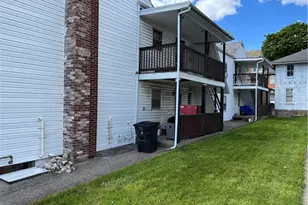 435 Main St, Pen Argyl Boro, PA 18072 - Photo 2