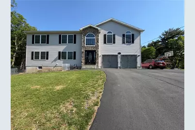 135 Tannenbaum Way, Pocono Twp, PA 18332 - Photo 2
