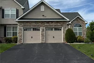 835 Holly Blue Way, Upper Macungie Township, PA 18031 - Photo 2