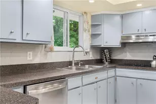5547 Roosevelt St, Whitehall Township, PA 18052 - Photo 30