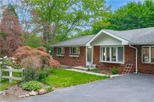 5547 Roosevelt St, Whitehall Township, PA 18052 - Photo 6