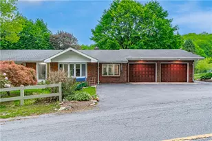 5547 Roosevelt St, Whitehall Township, PA 18052 - Photo 2