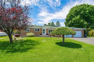 579 Cherry Rd, Lehigh Township, PA 18067 - Photo 2