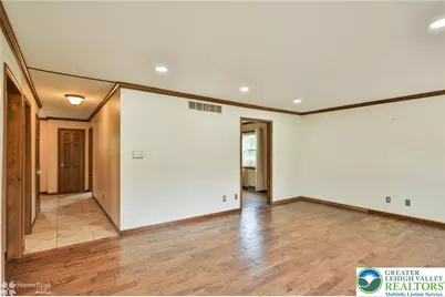 4074 Old Sentry Road, South Whitehall Township, PA 18104 - Photo 14