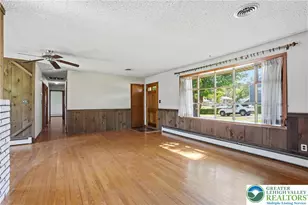 2224 Sunset Ln, Fountain Hill Boro, PA 18015 - Photo 10
