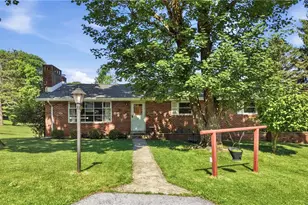 2224 Sunset Ln, Fountain Hill Boro, PA 18015 - Photo 2