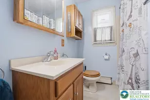 939 E Lynnwood St, Salisbury Township, PA 18103 - Photo 26