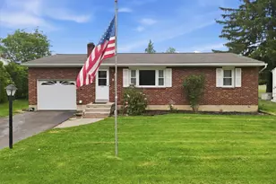 939 E Lynnwood St, Salisbury Township, PA 18103 - Photo 2