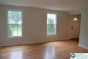 100 Rose Ct, Glendon Boro, PA 18042 - Photo 12